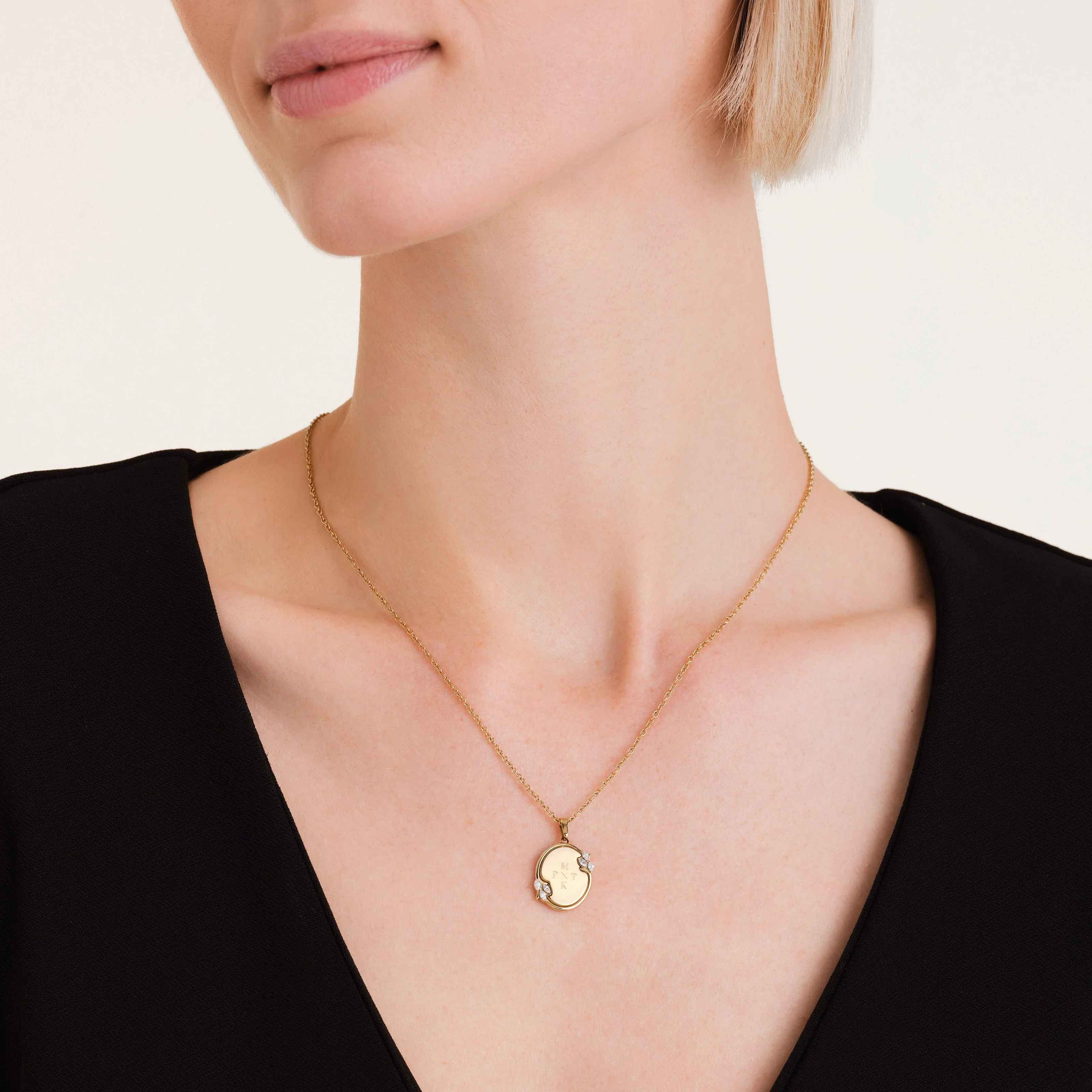 Vintage Oval Necklace - Image 5